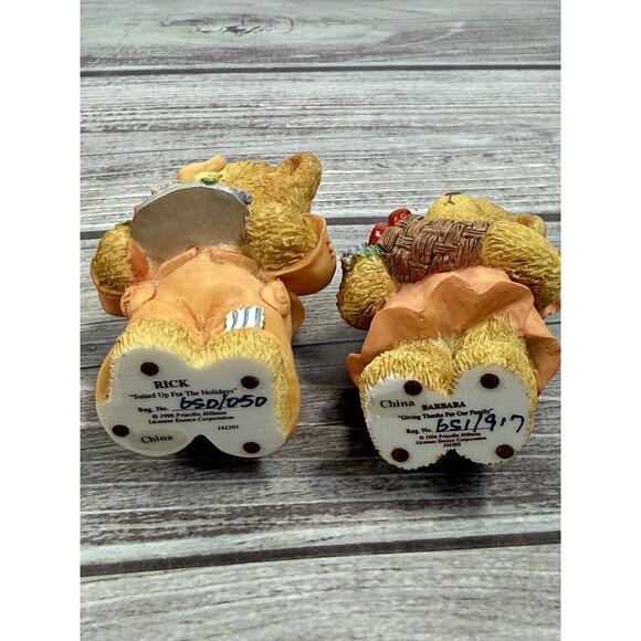 SOLD**Cherished Teddies We Bear Thanks 1996 Table & Family with Box - Picture 11 of 16